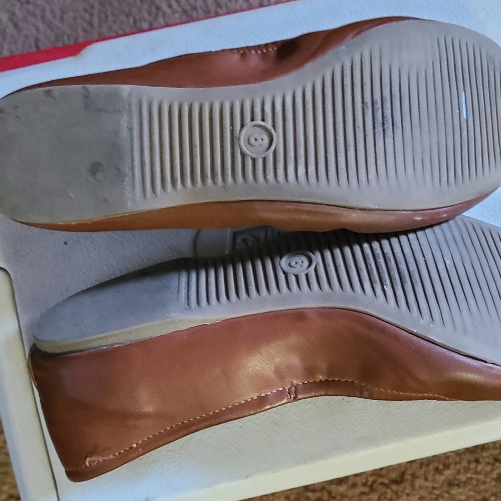 Flats - Picture 2 of 2